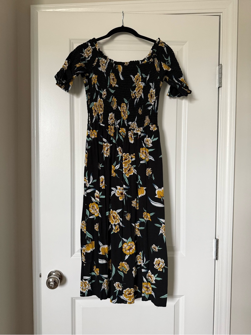 MELLODAY Black Midi Dress with Yellow Floral Pattern